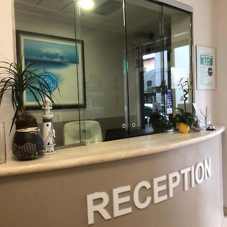 Residence Divina Rimini Zewnętrze zdjęcie