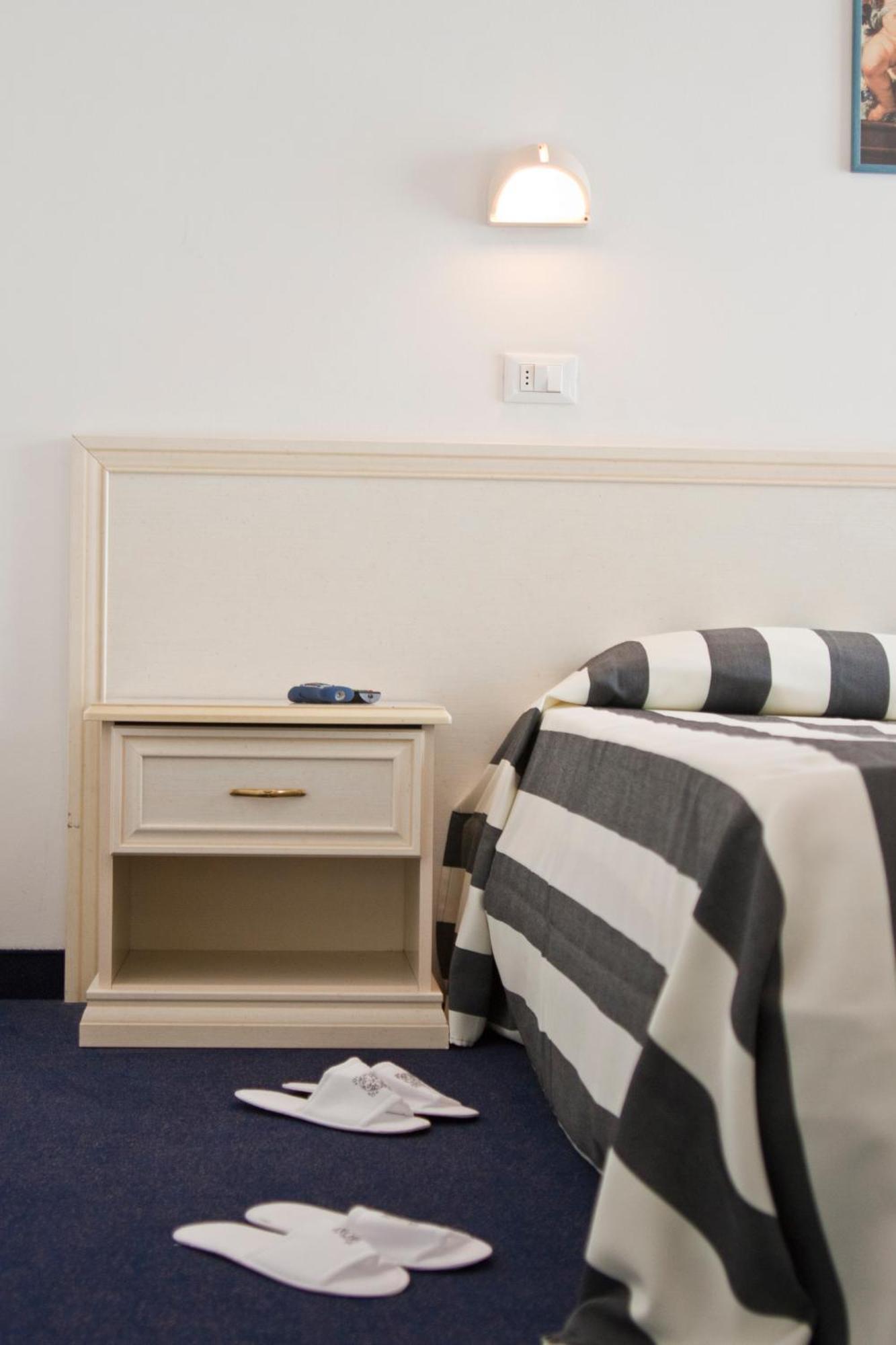 Residence Divina Rimini Zewnętrze zdjęcie
