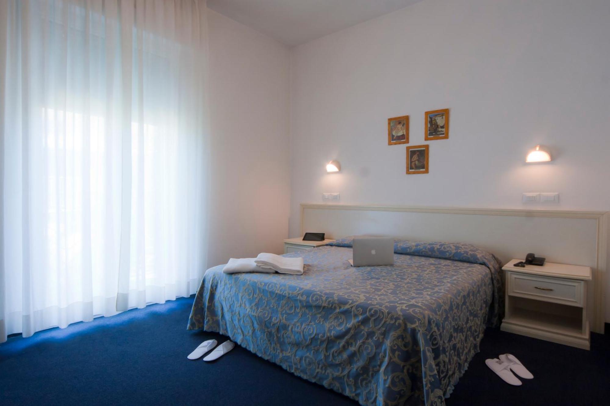 Residence Divina Rimini Zewnętrze zdjęcie