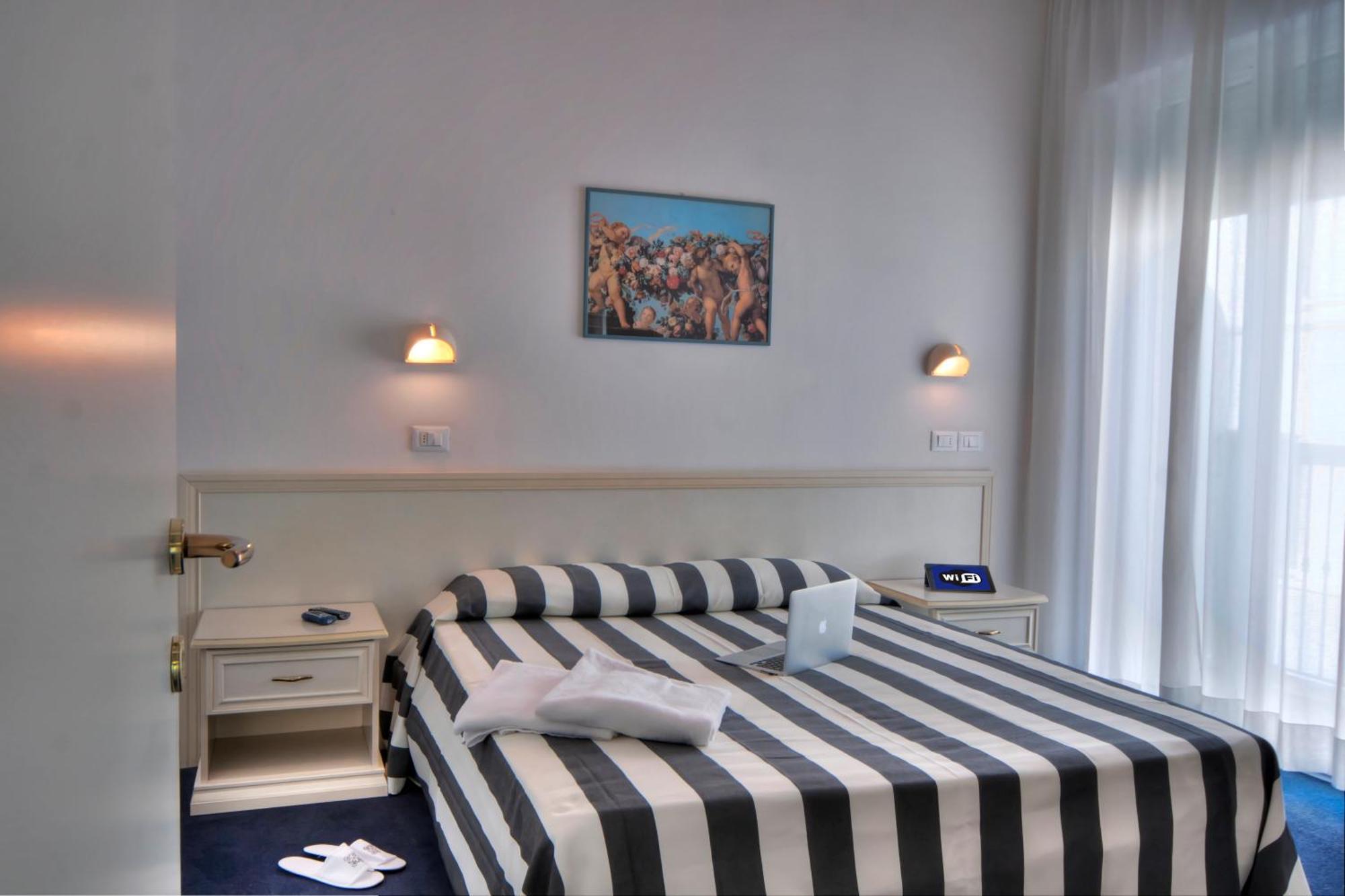 Residence Divina Rimini Zewnętrze zdjęcie