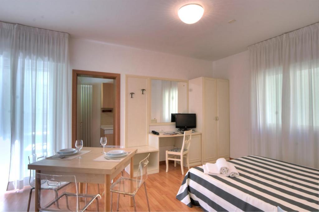 Residence Divina Rimini Pokój zdjęcie