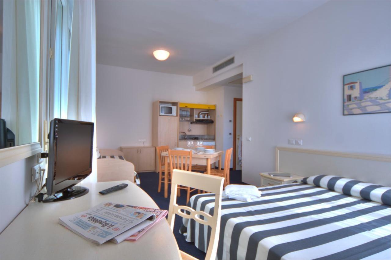 Residence Divina Rimini Pokój zdjęcie