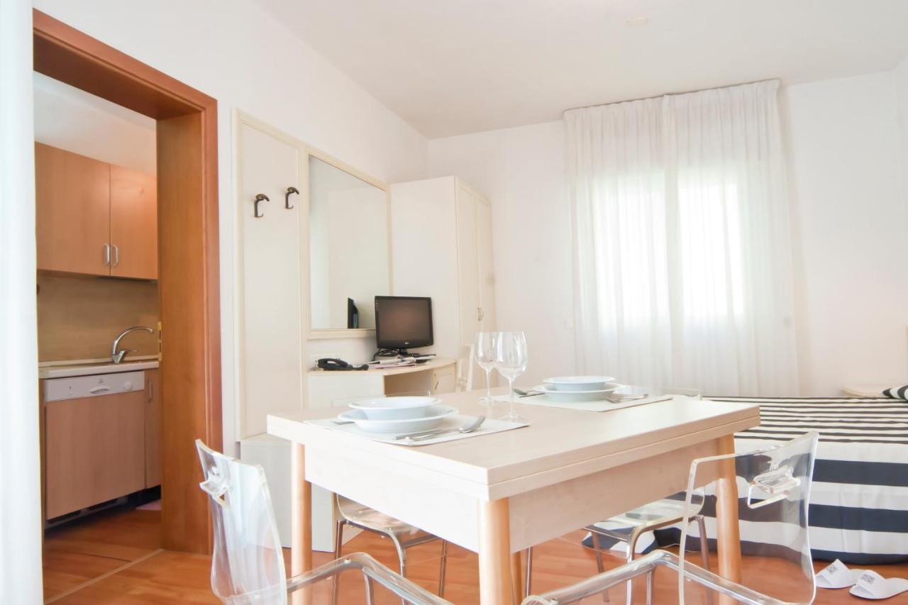 Residence Divina Rimini Pokój zdjęcie